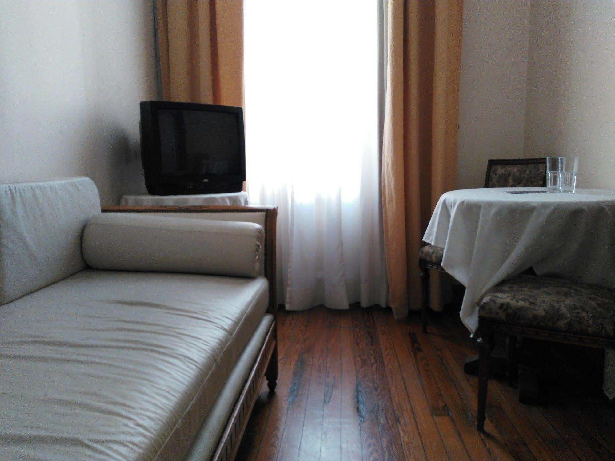 Hotel A&B Internacional Buenos Aires Kültér fotó